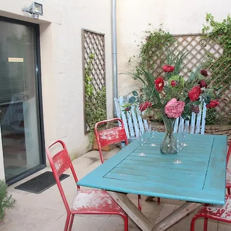 De Climats De 3 A 6 Personnes * Beaune (Cote d'Or)