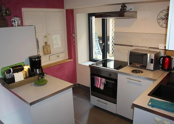 De Climats De 3 A 6 Personnes Holiday home *