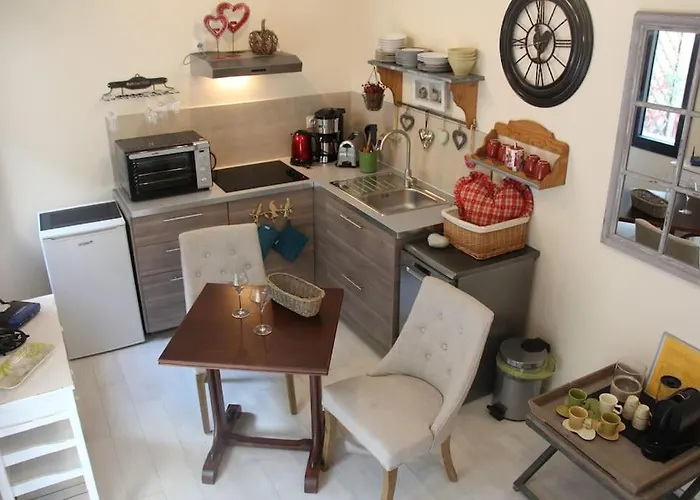 De Climats De 3 A 6 Personnes Holiday home Beaune (Cote d'Or)