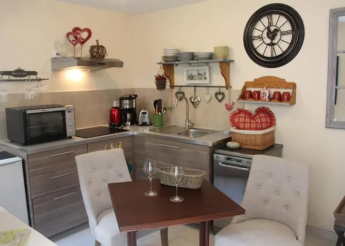 De Climats De 3 A 6 Personnes * Beaune (Cote d'Or)